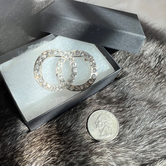 Source Unknown Jewelry - Vintage Brooch Pin Double Circle Infiniti Clear Crystal Silvertone